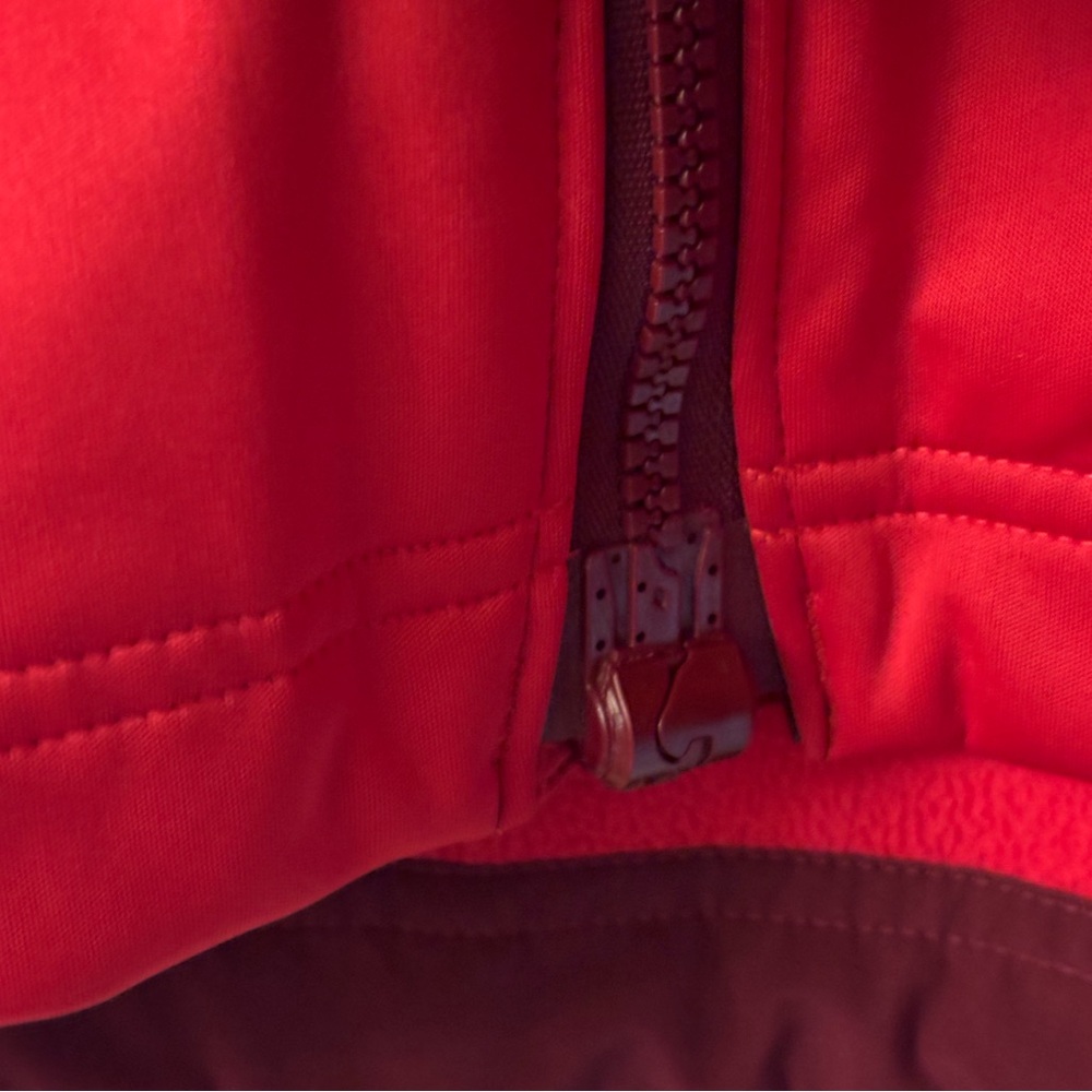 Under Armour Men's Red Performance Jacket - Picture 10 of 14